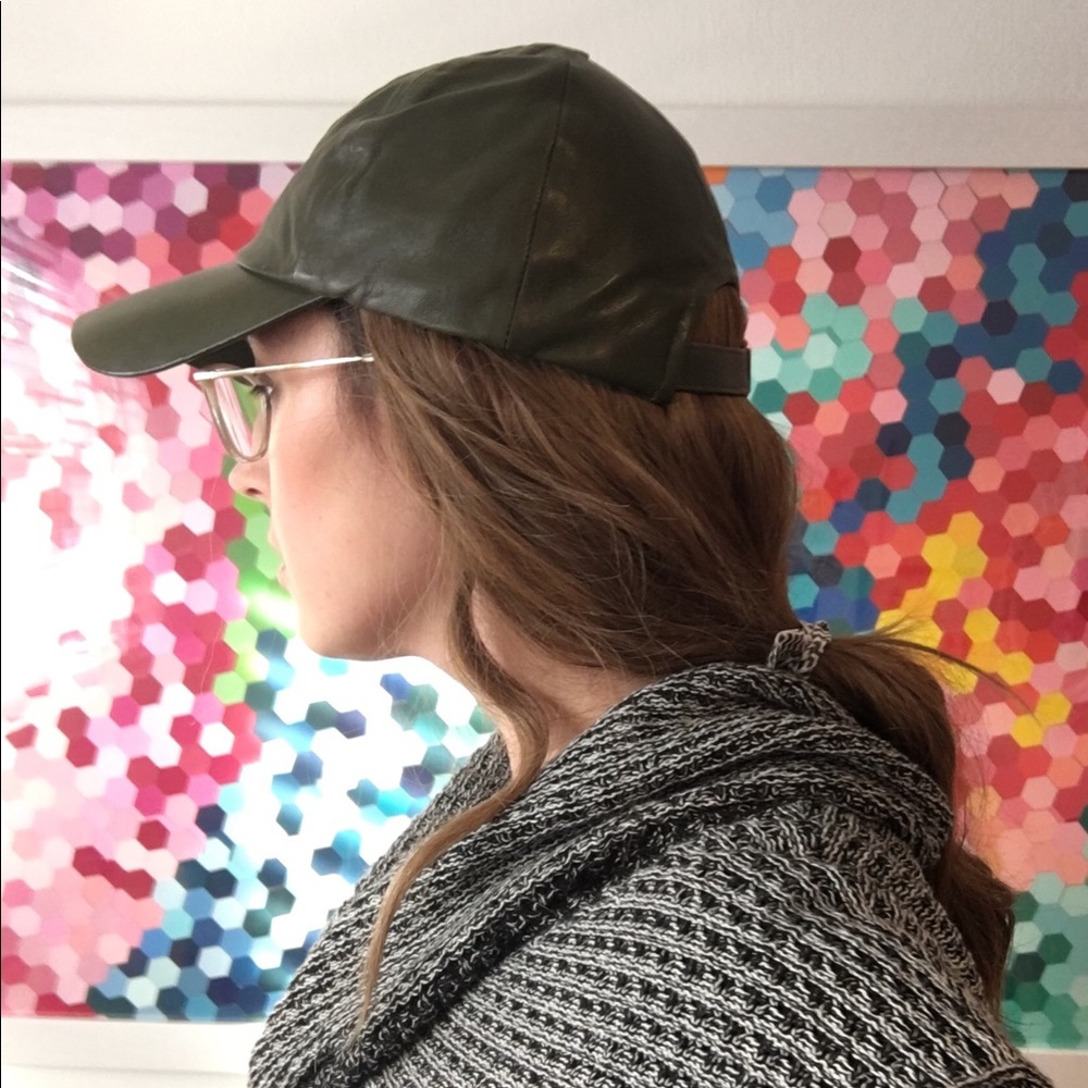NEW Luxe Lamb Leather Cap hat -Linen Lining NWT